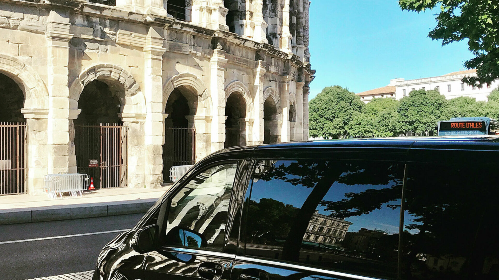 Réserver votre chauffeur avec voiture de luxe, MyCab Luxury dans le Gard, Aude, Hérault et Vaucluse.